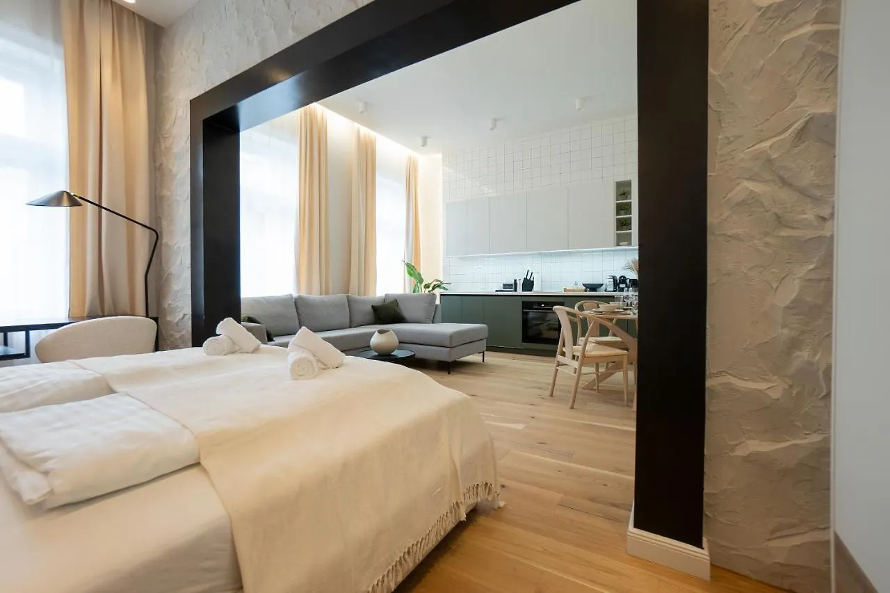 Brand-New 2-Room Apartment With A King Size Bed Vienna