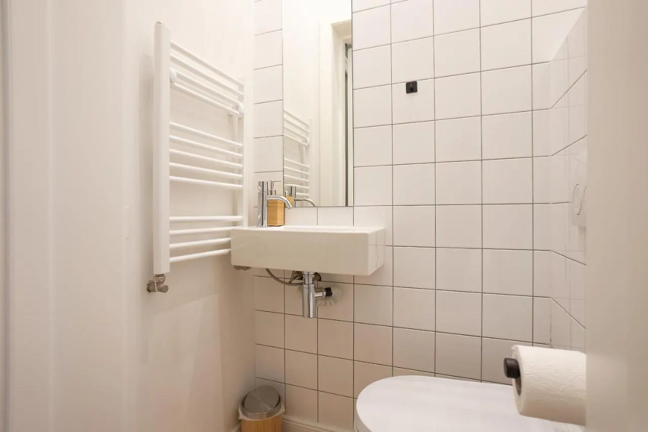 Brand-New 2-Room Apartment With A King Size Bed Vienna