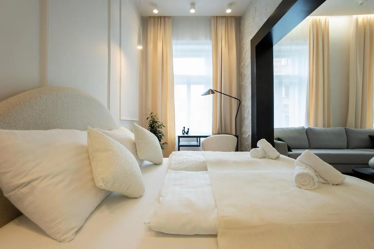 Brand-New 2-Room Apartment With A King Size Bed Vienna