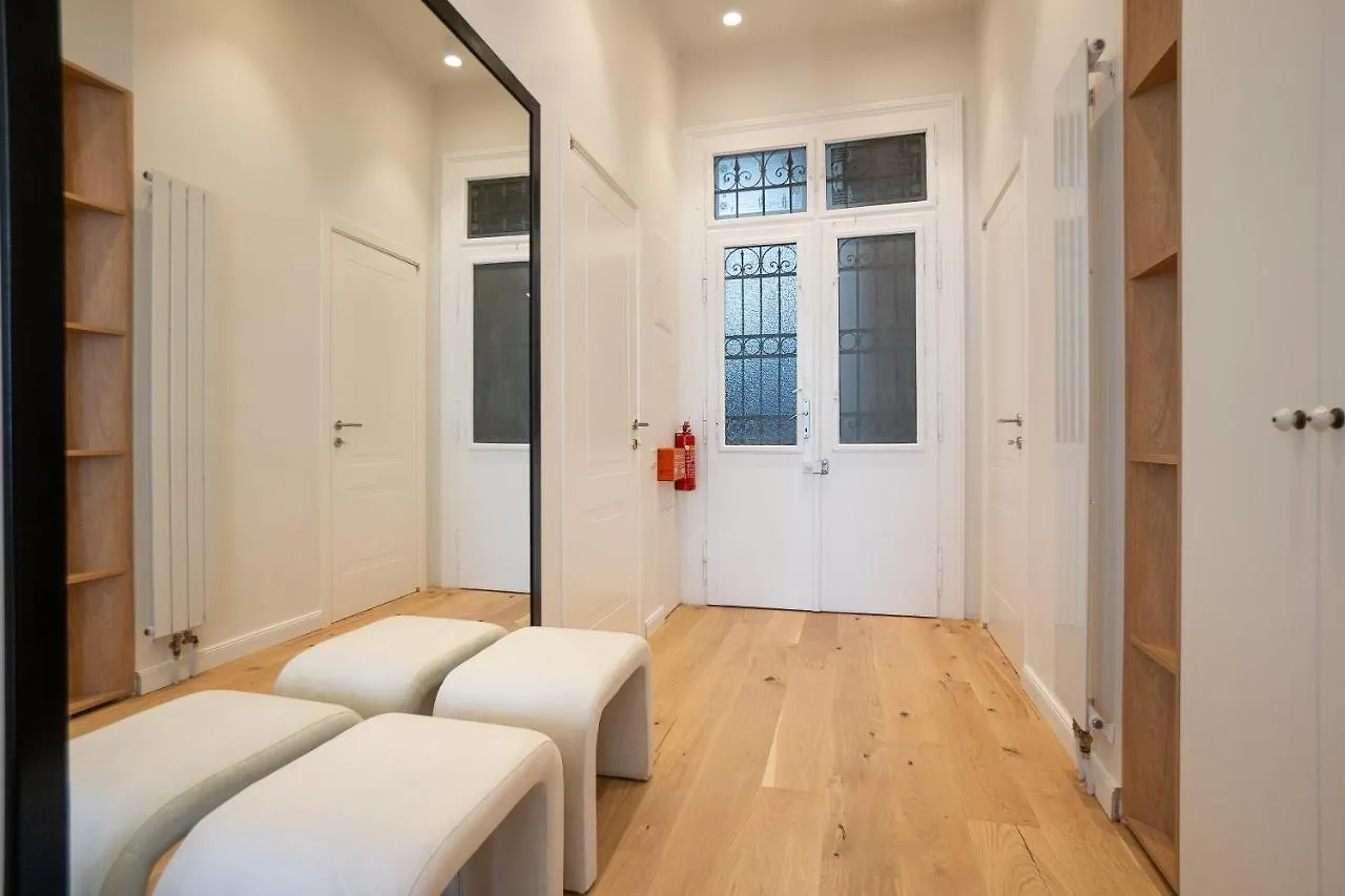 Brand-New 2-Room Apartment With A King Size Bed Vienna