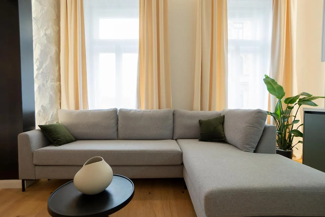 Brand-New 2-Room Apartment With A King Size Bed Vienna