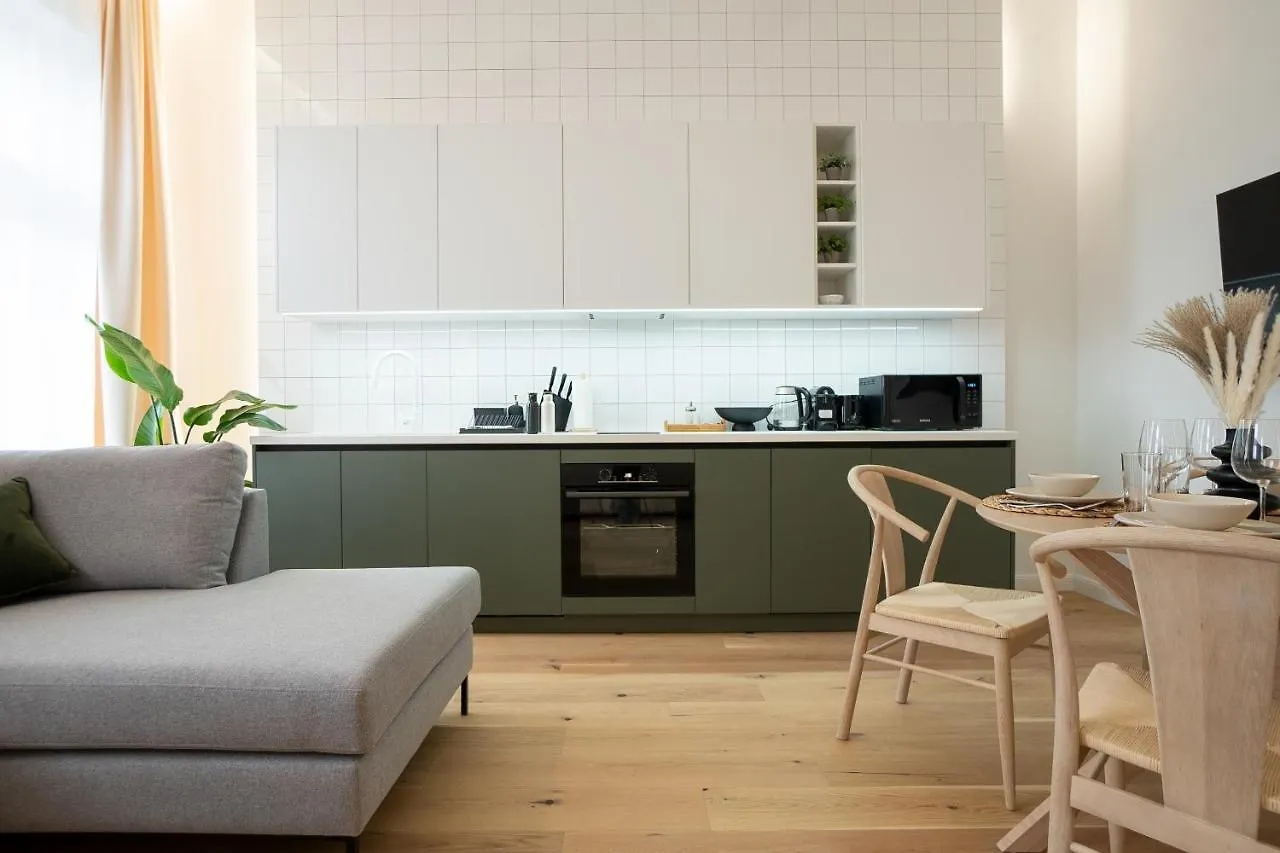 Brand-New 2-Room Apartment With A King Size Bed Vienna