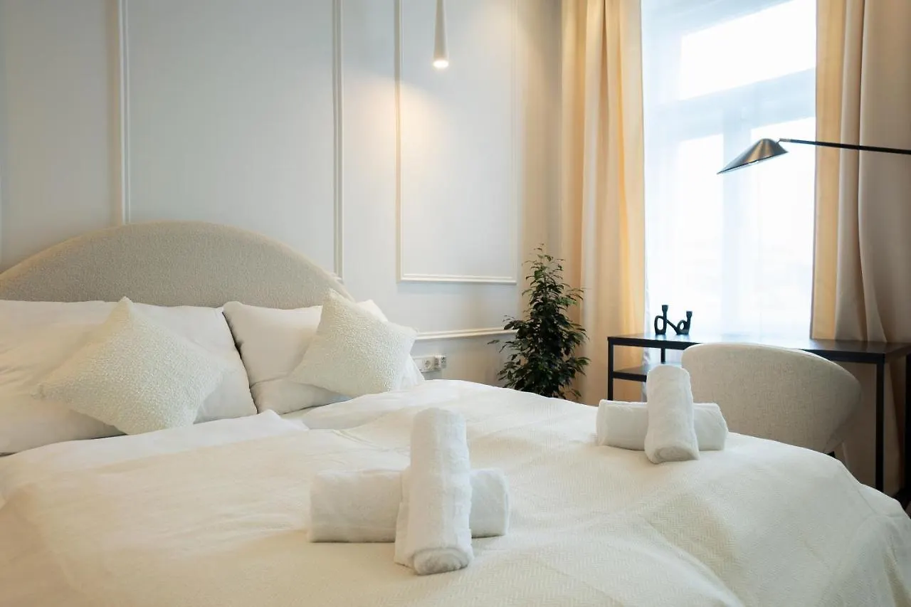 Brand-New 2-Room Apartment With A King Size Bed Vienna