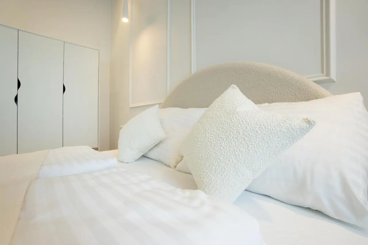 Brand-New 2-Room Apartment With A King Size Bed Vienna