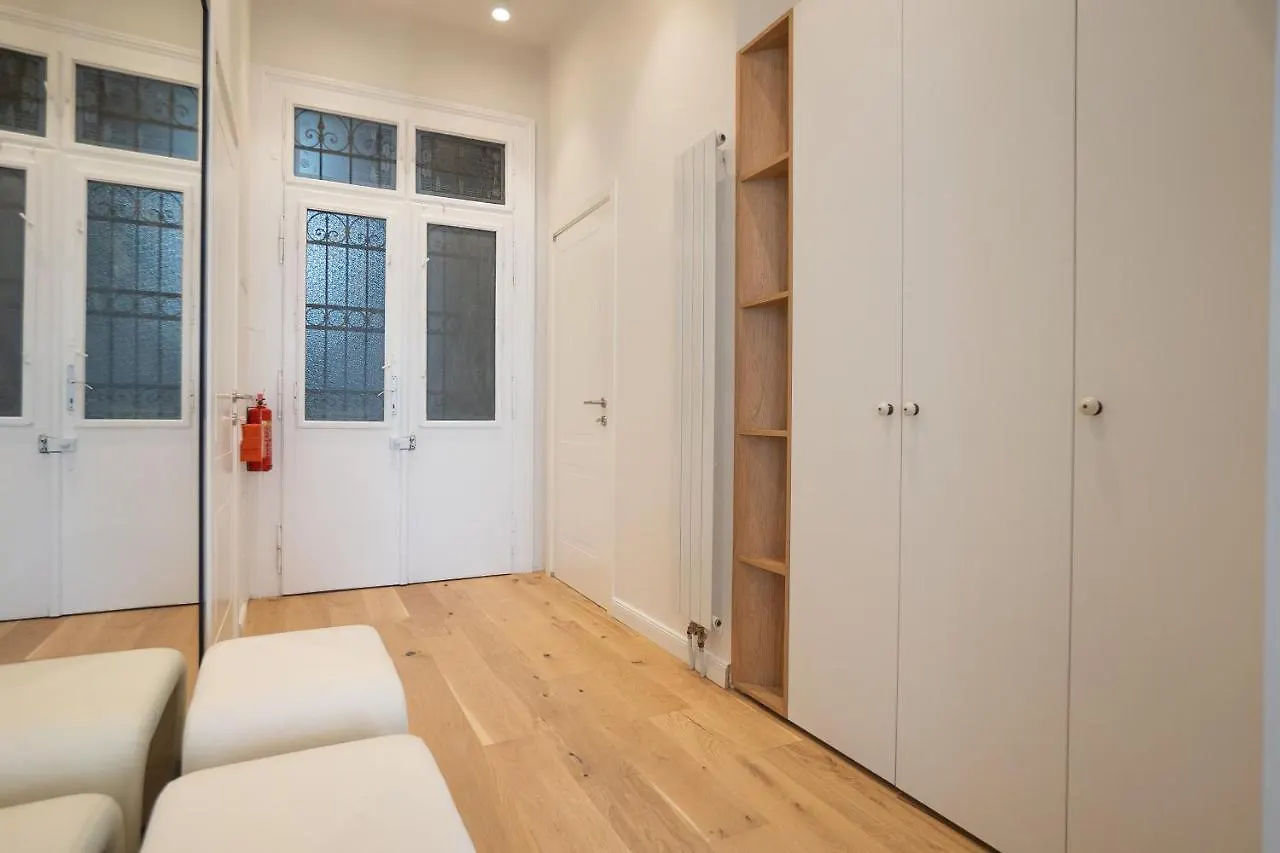 Brand-New 2-Room Apartment With A King Size Bed Vienna