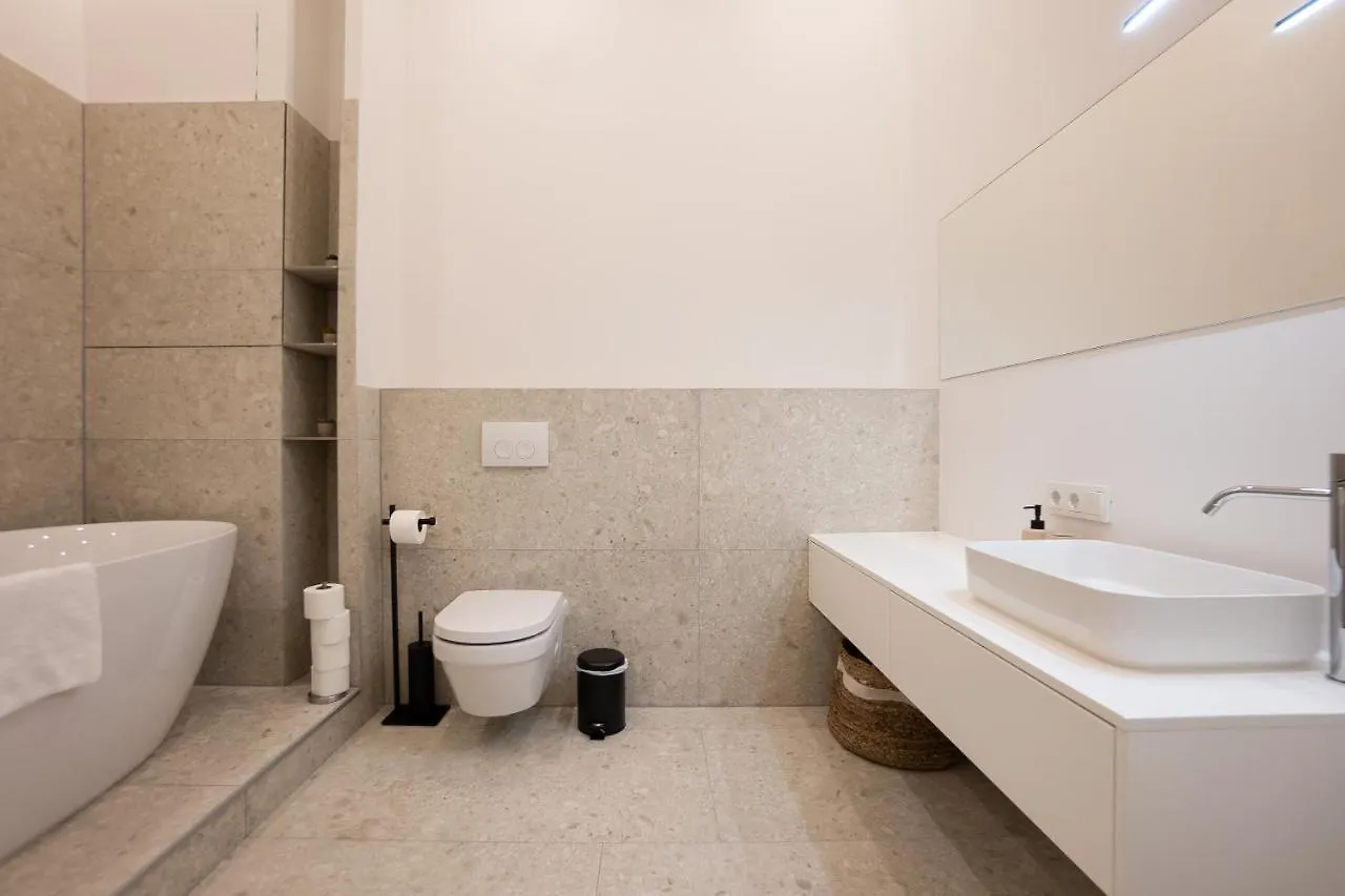 Brand-New 2-Room Apartment With A King Size Bed Vienna