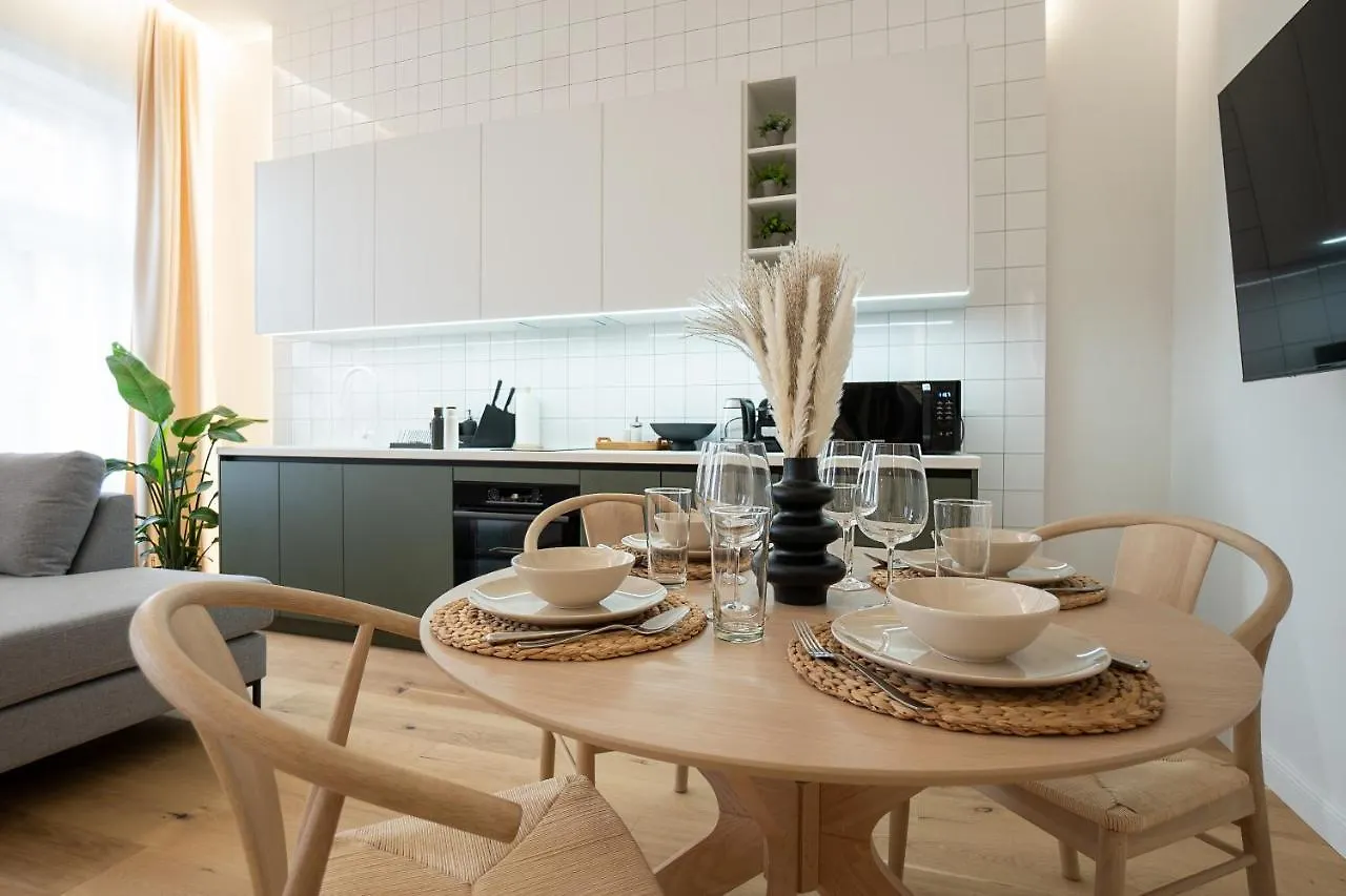 Brand-New 2-Room Apartment With A King Size Bed Vienna