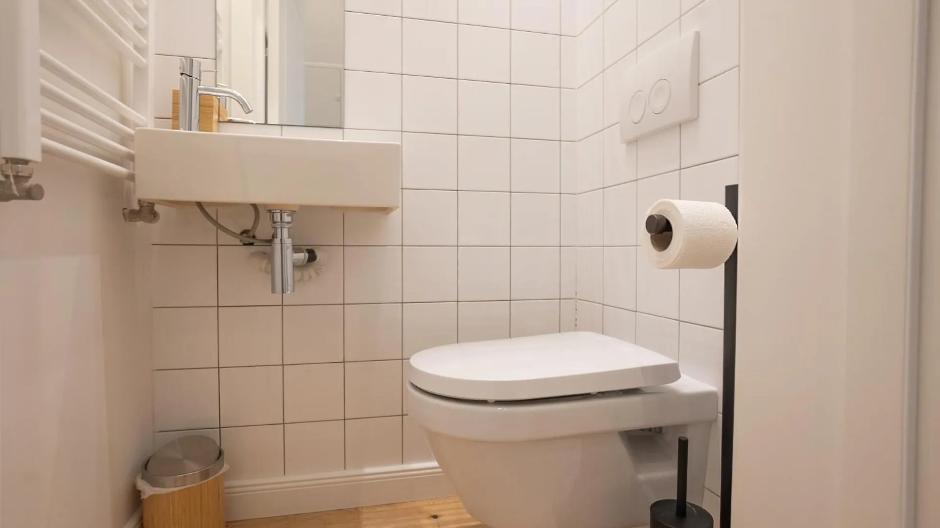 Brand-New 2-Room Apartment With A King Size Bed Vienna Austria